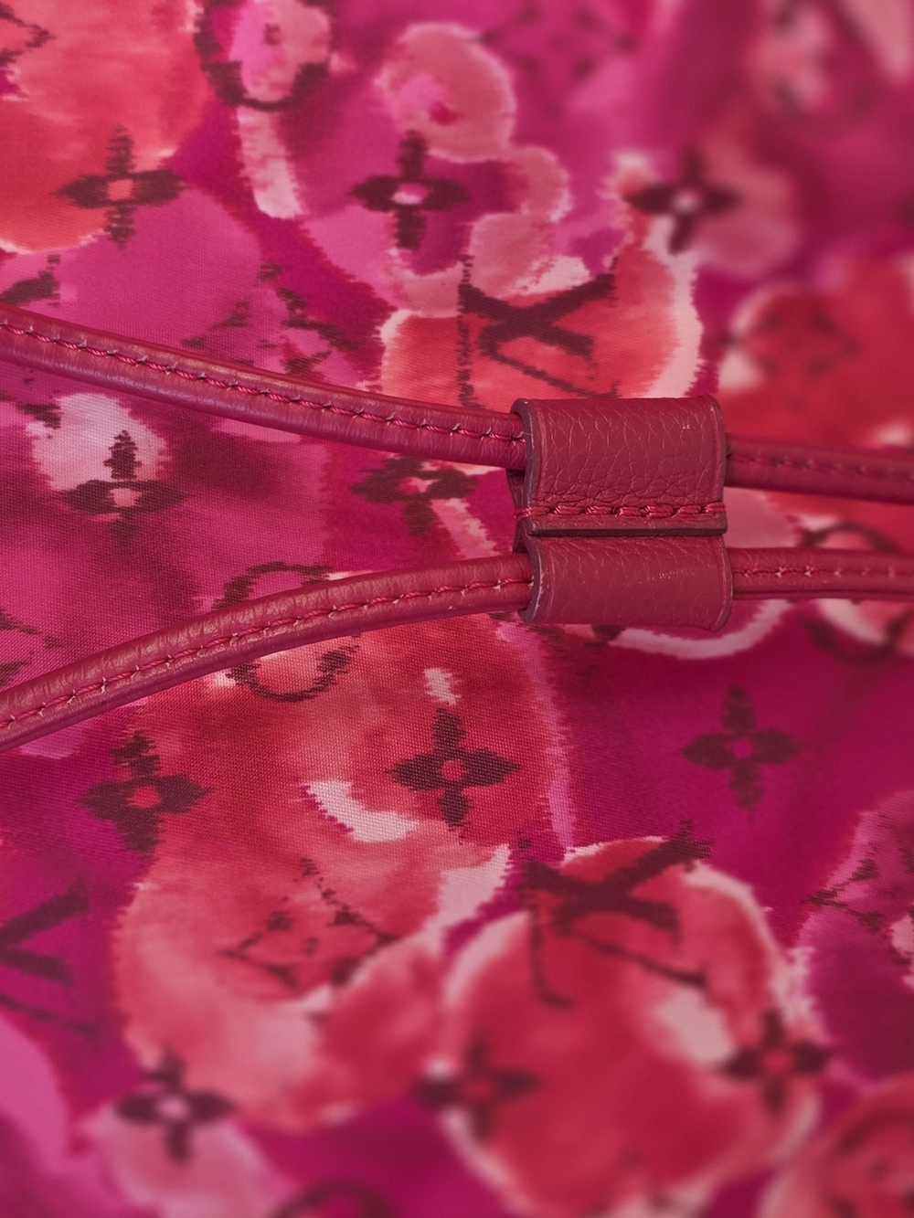Louis Vuitton Noefull MM Ikat Monogram bag in the Indian Rose colorway - Picture 13 of 16